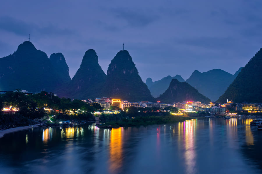 vista de la ciudad de yangshuo vista desde el rio